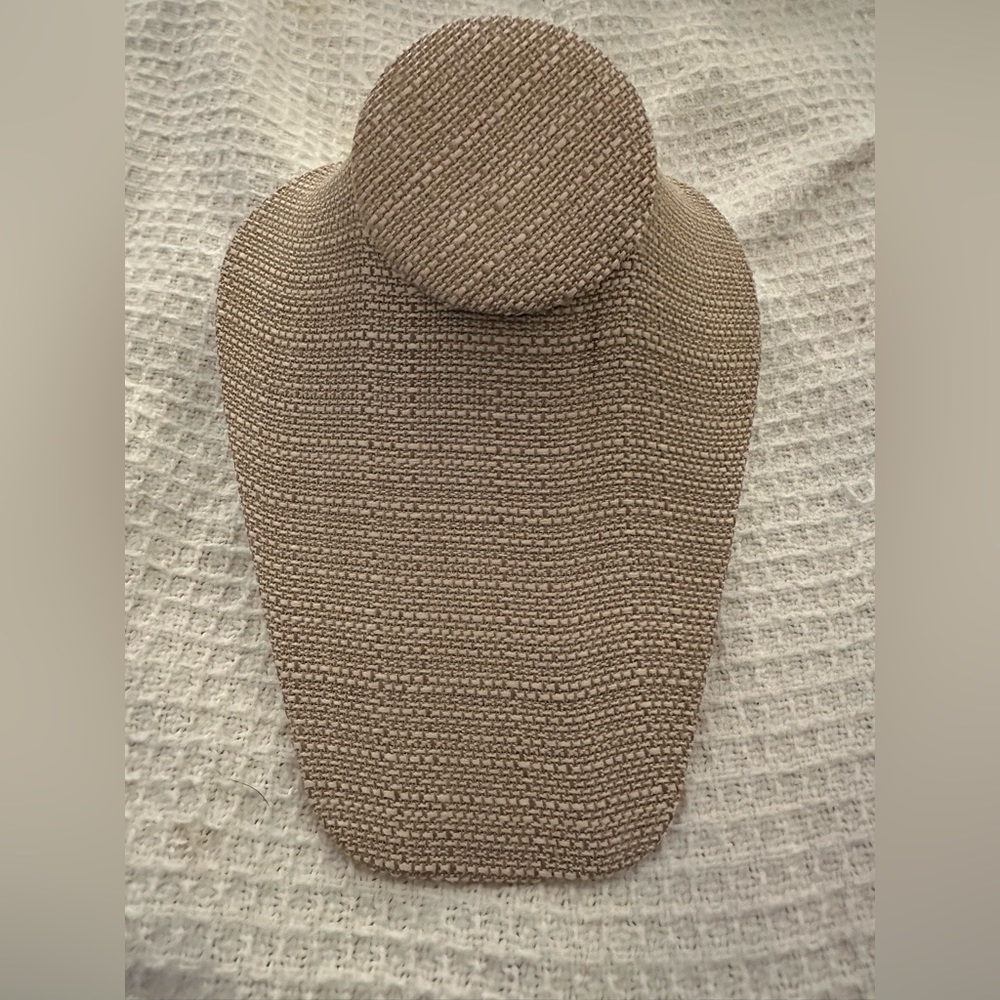 Low necklace display- canvas